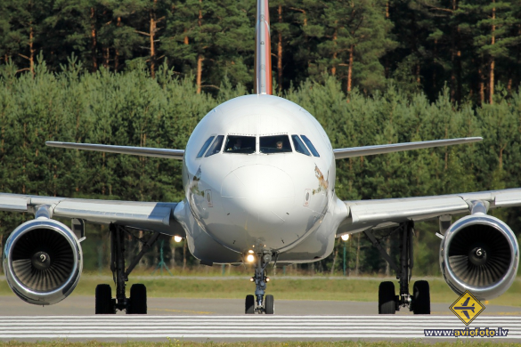 Airbus A320-211