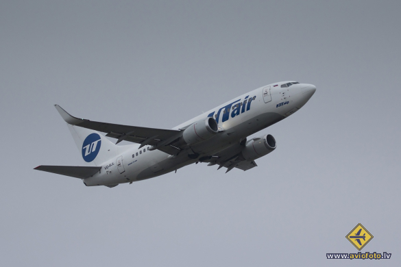 Boeing 737-524