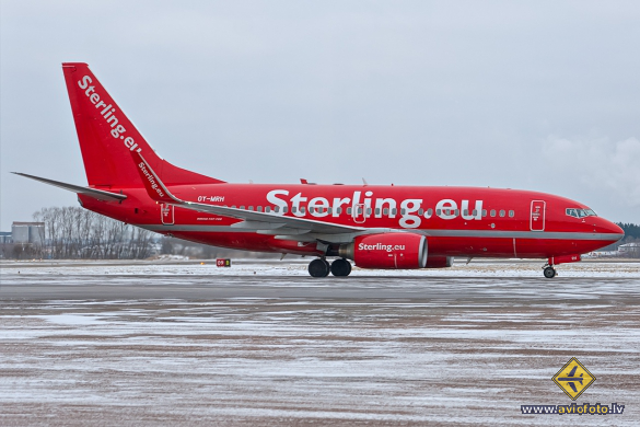 Boeing 737-7L9