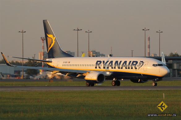Boeing 737-8AS