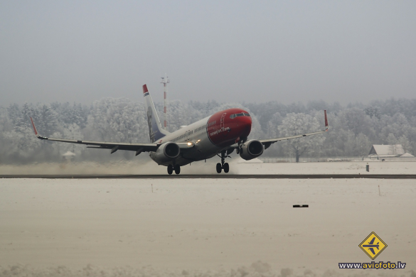 Boeing 737-86N