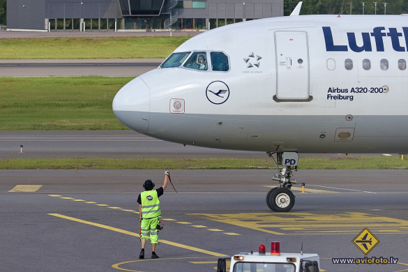 Airbus A320-211