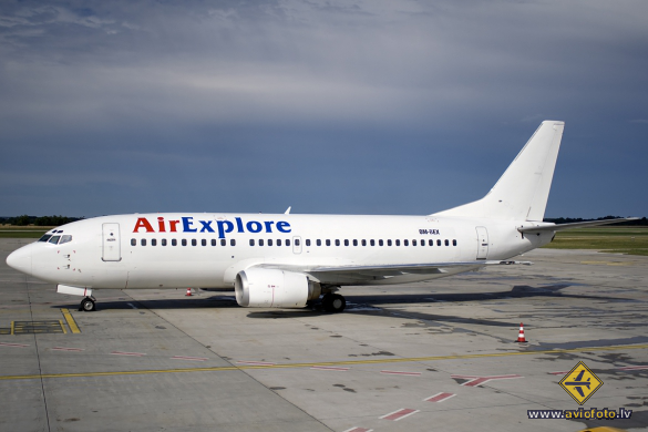 Boeing 737-382
