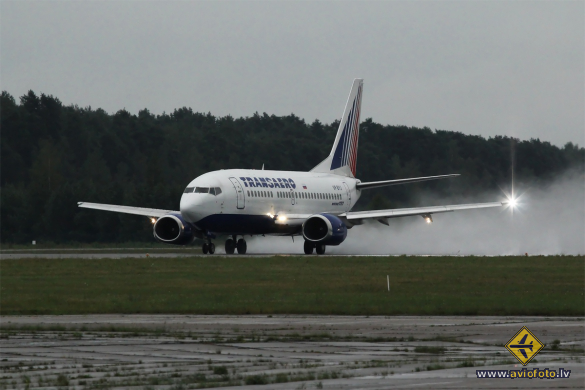 Boeing 737-524