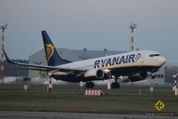 Boeing 737-8AS