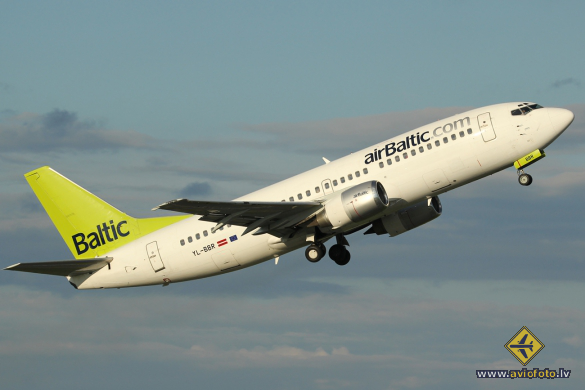 Boeing 737-31S