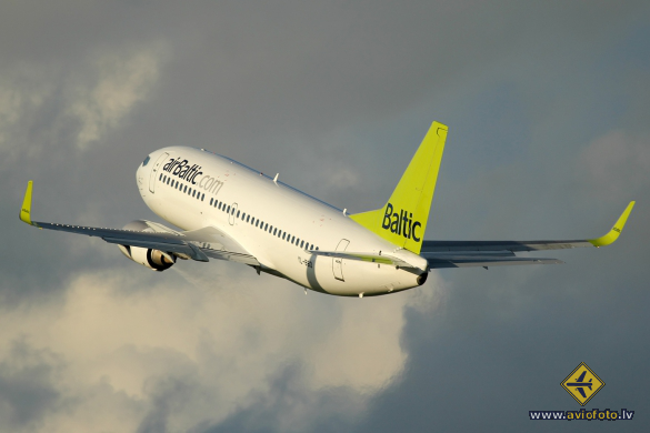 Boeing 737-33V