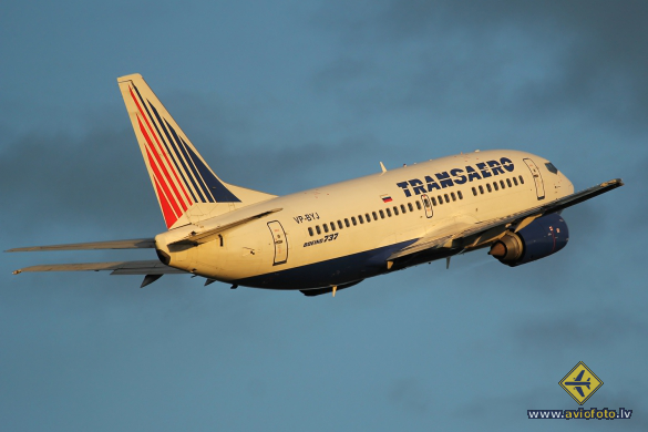 Boeing 737-524