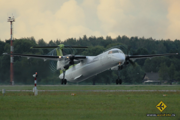 Bombardier DHC-8-402 Q400