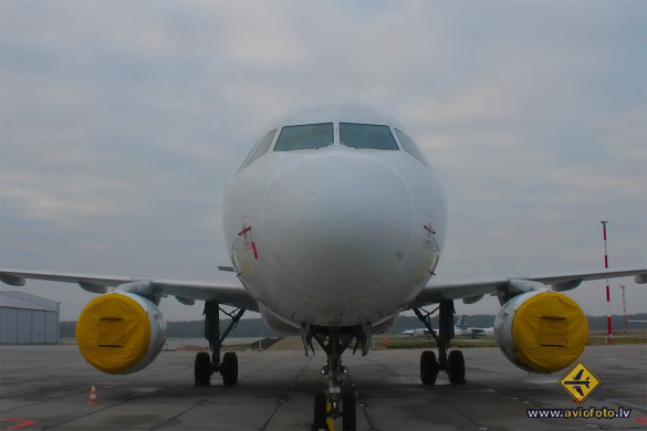 Airbus A320-211