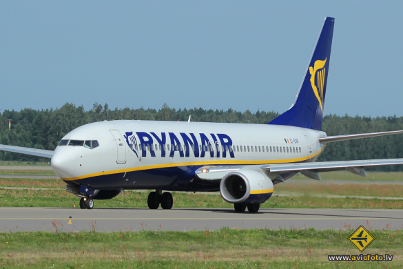 Boeing 737-8AS