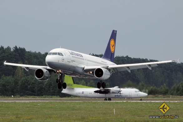 Airbus A319-114