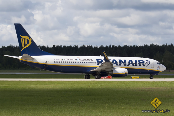Boeing 737-8AS