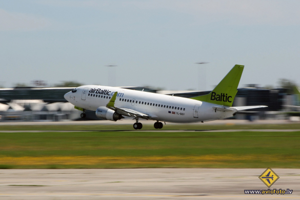 Boeing 737-36Q