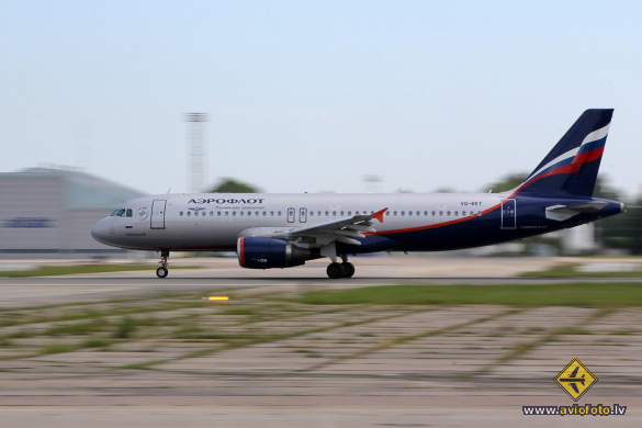Airbus A320-214