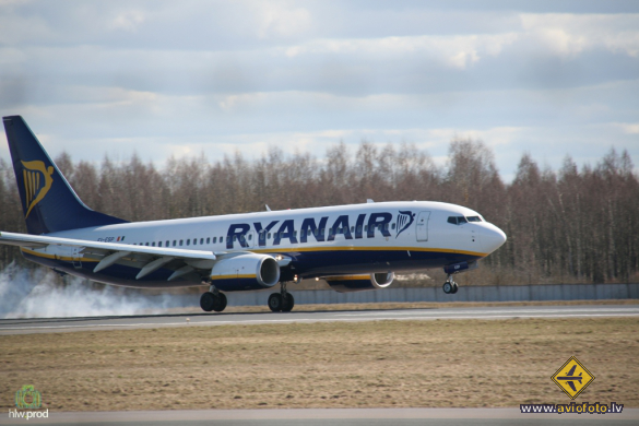 Boeing 737-8AS