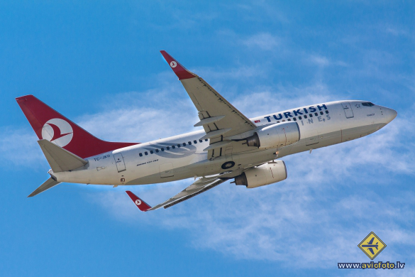 Boeing 737-752