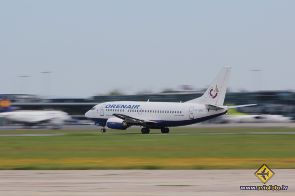 Boeing 737-5H6