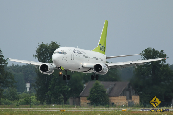 Boeing 737-522
