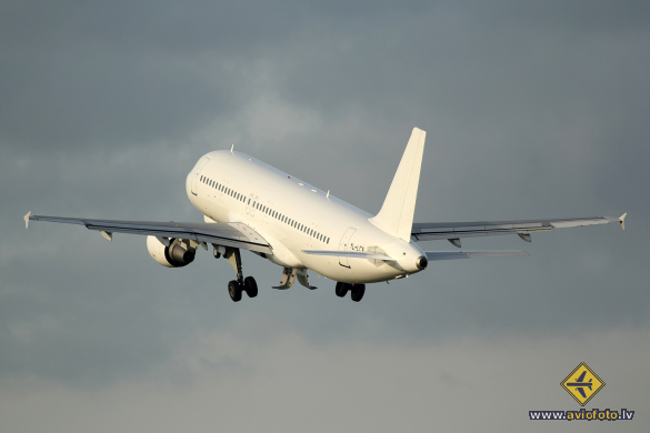 Airbus A320-211