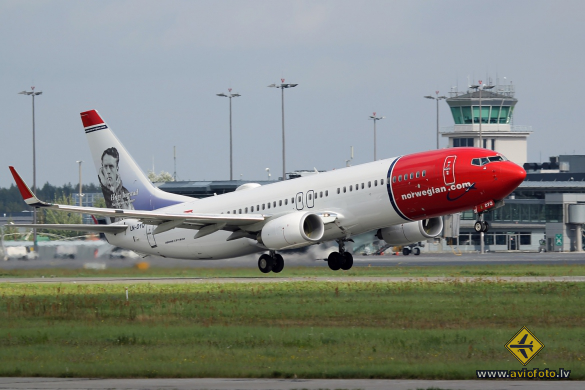 Boeing 737-8JP