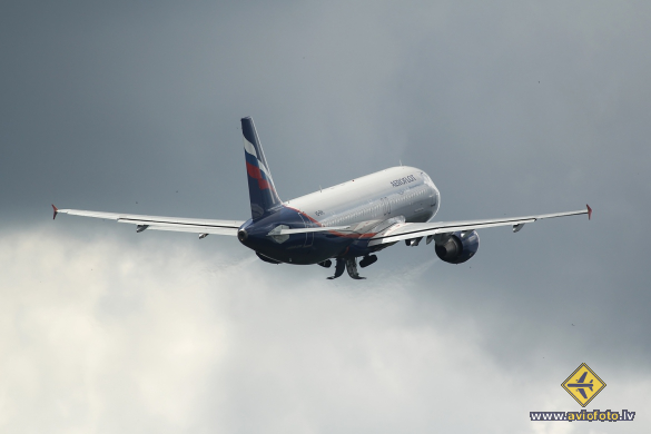 Airbus A320-214