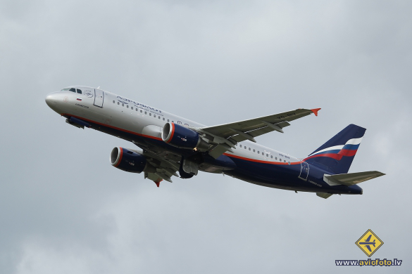 Airbus A320-214