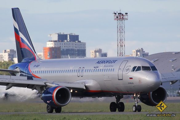 Airbus A320-214