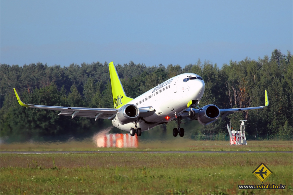 Boeing 737-36Q