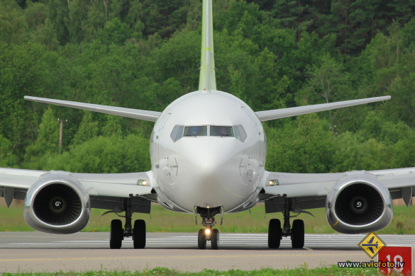 Boeing 737-33V