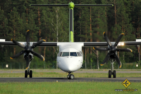 Bombardier DHC-8-402 Q400