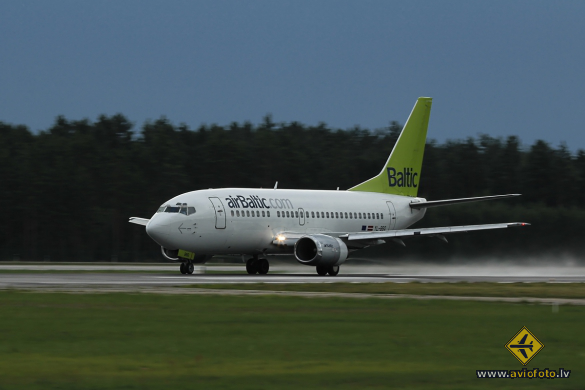 Boeing 737-522