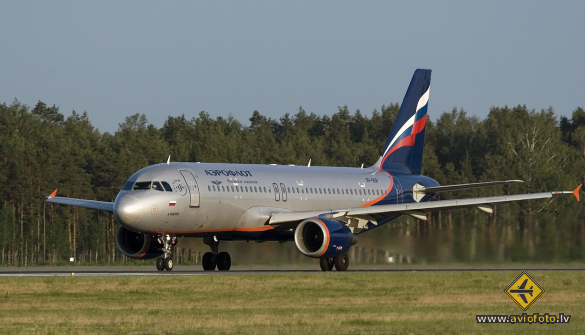 Airbus A320-214