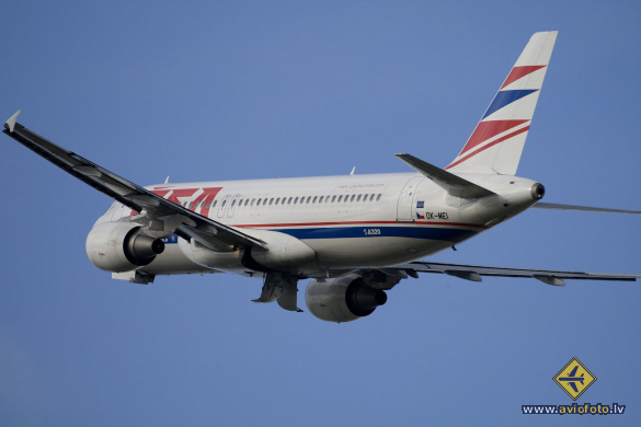 Airbus A320-214