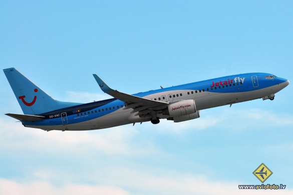 Boeing 737-8BK