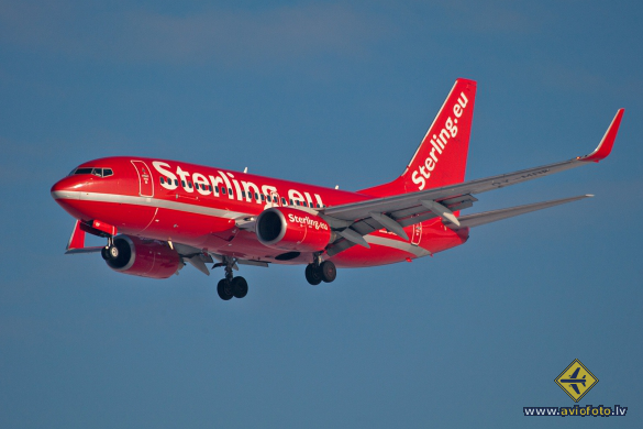 Boeing 737-7L9