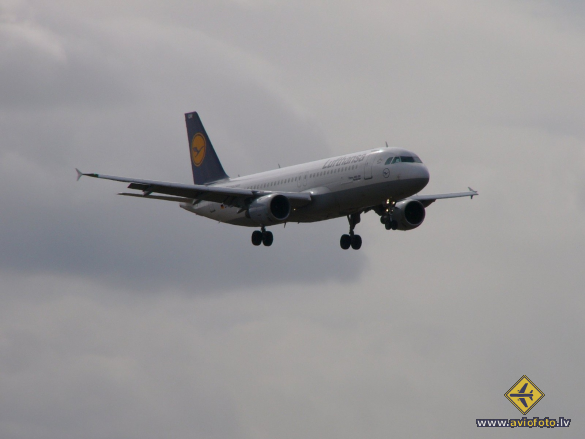 Airbus A320-211