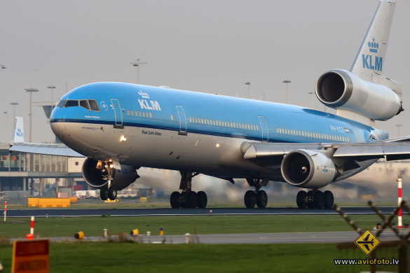 McDonnell Douglas MD-11