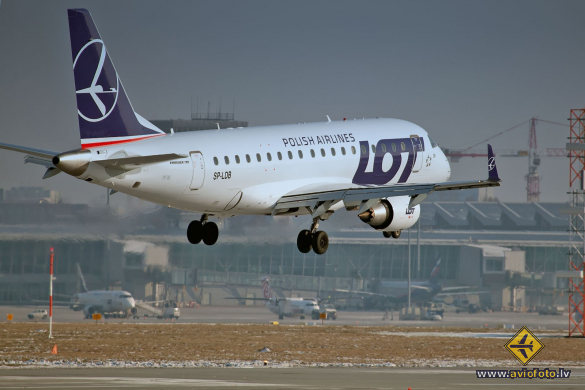 Embraer 170STD (ERJ-170-100STD)