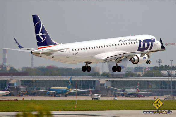 Embraer 195LR (ERJ-190-200LR)