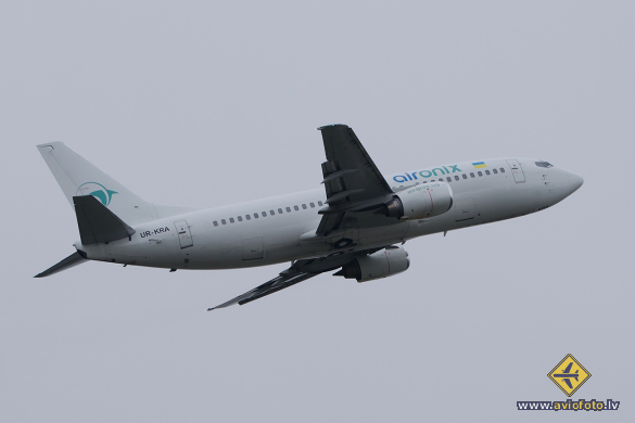 Boeing 737-33R