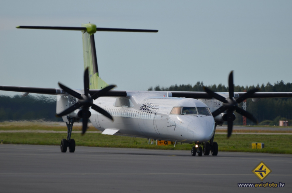 Bombardier DHC-8-402 Q400