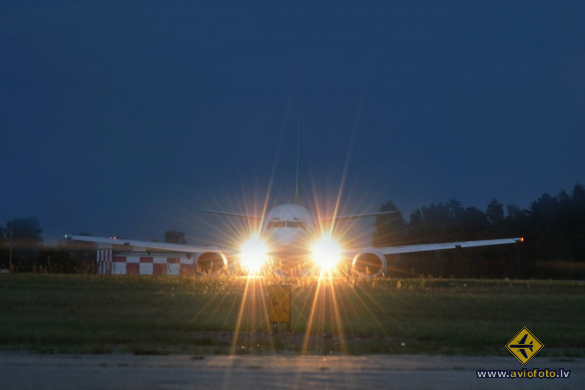 Boeing 737-53S