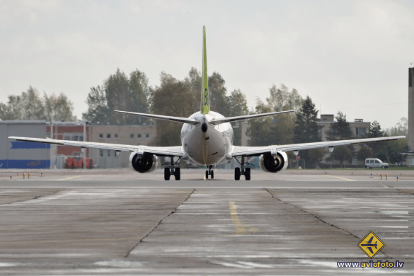 Boeing 737-522