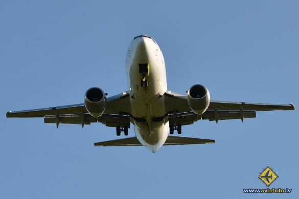 Boeing 737-522