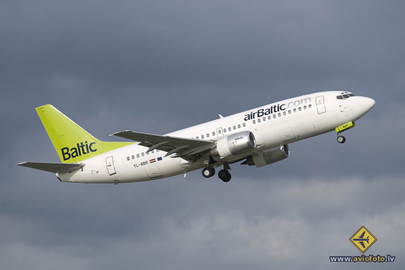 Boeing 737-31S
