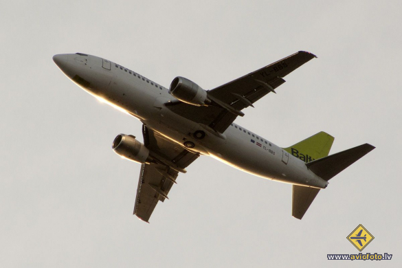 Boeing 737-31S