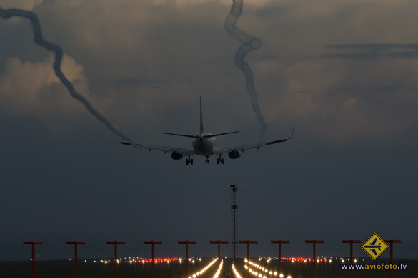 Boeing 737-36Q