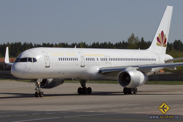 Boeing 757-256