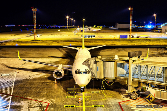 Boeing 737-33V